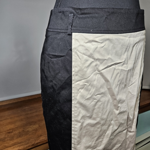 Ann Taylor EUC Two-Tone Black and Tan Skirt • Size 2 - Picture 2 of 13